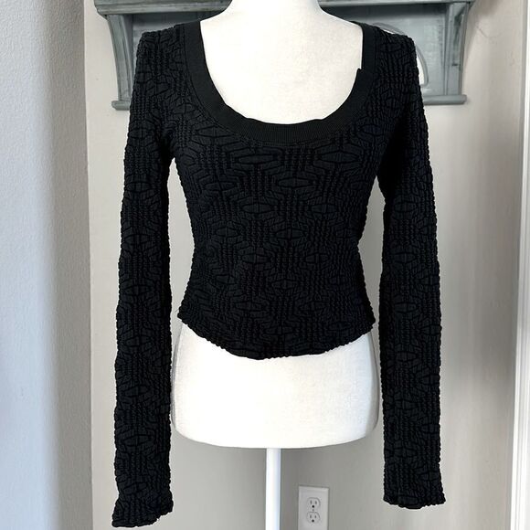 NWOT Free People Black Scoop Neck Long Sleeves Textured S Activewear Workout - Picture 1 of 9